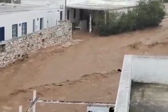 Εικόνες καταστροφής από την σφοδρή κακοκαιρία: Στο "μάτι" οι Κυκλάδες, Προβλήματα και στην Πελοπόννησο (ΒΙΝΤΕΟ)