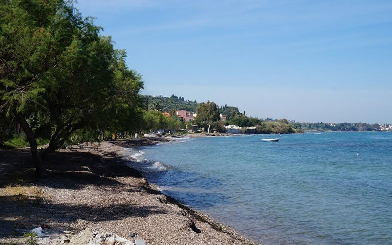 Γέμισαν ...τσιμέντο οι παραλίες Πάτρας, Αιγίου, Ναυπάκτου - Έρευνα για το "μπάζωμα" των ακτών