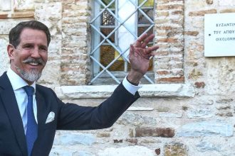 Τι απαντά για την προσφώνηση στη Μάνη ο Παύλος Ντε Γκρες: «Το όνομά μου είναι ξεκάθαρο, είμαι απλός πολίτης»