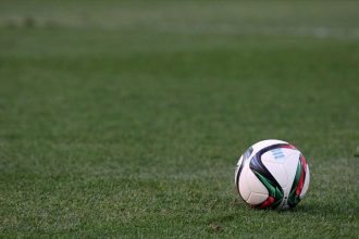 O Eυθύμης Κουλούρης πέτυχε δύο γκολ στη νίκη της Πογκόν με 4-1