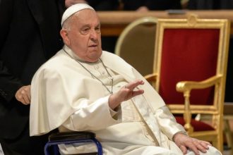 Βατικανό: Βελτιώνονται η υγεία και η ομιλία του Πάπα Φραγκίσκου