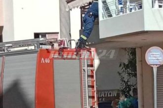 Πάτρα: Επιχείρηση της Πυροσβεστικής για τον απεγκλωβισμό γυναίκας (ΦΩΤΟ - ΒΙΝΤΕΟ)