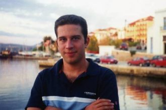 21 χρόνια από τον θάνατο του Πάνου Μυλωνά - Ο φοιτητής του Πανεπιστημίου Πατρών που το όνομα του έγινε συνώνυμο της οδικής ασφάλειας