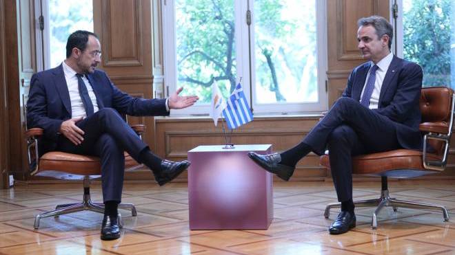 Μητσοτάκης – Χριστοδουλίδης: Το Κυπριακό και οι επενδύσεις στην ευρωπαϊκή άμυνα στο επίκεντρο της συνάντησης