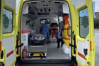 Πάτρα: Σοβαρό τροχαίο στην Γ. Παπανδρέου - Τραυματίστηκε ντελιβεράς (ΦΩΤΟ)