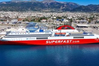 Πάτρα: Το πλοίο επέστρεψε στο λιμάνι - 52χρονος μεταφέρθηκε στο νοσοκομείο