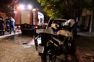 Πυρκαγιά σε κατάστημα στο κέντρο της Αθήνας, τα ξημερώματα