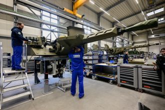 Ραγδαία η άνοδος της γερμανικής αμυντικής βιομηχανίας - Απειλεί ακόμη και την πρωτιά της αυτοκινητοβιομηχανίας