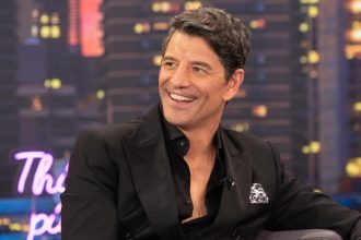 Σάκης Ρουβάς: Την πρώτη φορά που τραγούδησα στη Θεσσαλονίκη, έγινε σεισμός