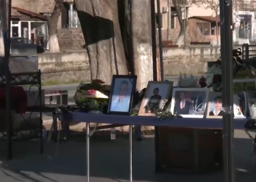 Θρήνος στη Βόρεια Μακεδονία- Σε πένθος το Κότσανι λίγο πριν τις κηδείες των 59 νεκρών
