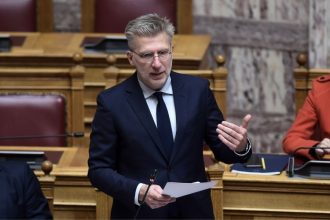 Σκέρτσος: Η αντιπολίτευση επιχειρεί την ποινικοποίηση και την παράλυση της πολιτικής ζωής