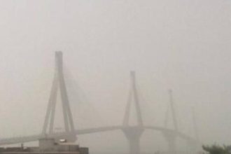 Καιρός: Υψηλές θερμοκρασίες με νεφώσεις και αύριο - Πού θα βρέξει