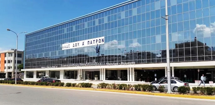 Πάτρα: «Κατέβασαν» αδήλωτα αυτοκίνητα από τη Βουλγαρία για να τα πουλήσουν - Πρόστιμα από Τελωνειακούς