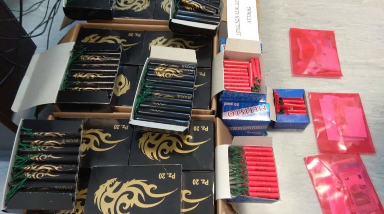 Η έρευνα των αστυνομικών της Πάτρας αποκάλυψε 195.000 κροτίδες - Μία σύλληψη