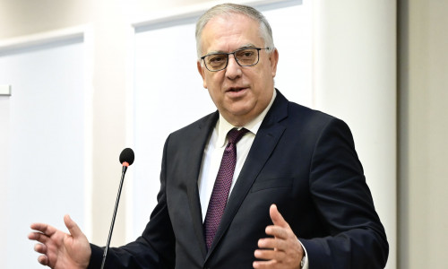 Θεοδωρικάκος: Προστατεύουμε τους καταναλωτές, προωθούμε αληθινές προσφορές με τον νέο Κώδικα Δεοντολογίας