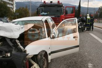 Οικογενειακή τραγωδία στην Κατεχάκη: «Μάλλον έπαθε κάτι παθολογικό και έχασε τον έλεγχο του αυτοκινήτου» λέει η αδερφή του 56χρονου που οδηγούσε