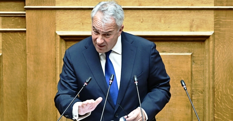 Τέλος από Βορίδη στις παρατάσεις προθεσμιών για χορήγηση άδειας παραμονής σε μετανάστες