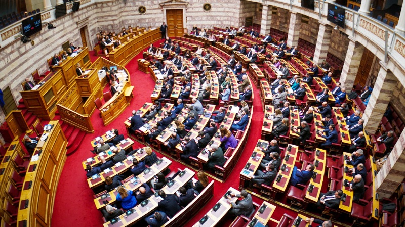 ΠΑΣΟΚ, ΣΥΡΙΖΑ, Πλεύση Ελευθερίας και Νέα Αριστερά συμφώνησαν στο κείμενο δυσπιστίας που κατατίθεται την Τετάρτη