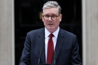 Στάρμερ: Η σειρά "Adolescence" θα προβληθεί δωρεάν σε όλα τα γυμνάσια και λύκεια στο Ηνωμένο Βασίλειο