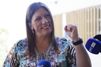 Ζωή Κωνσταντοπούλου: «Ανεβαίνουμε στις δημοσκοπήσεις και τους πιάνει πανικός»