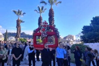 Πάτρα: Η Περιφορά του Επιταφίου στο Α΄ Δημοτικό Κοιμητήριο (ΦΩΤΟ)