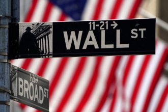 "Γκρεμίζεται" η Wall Street λόγω των νέων δασμών Τραμπ - Eξανεμίστηκαν 2 τρισ. δολάρια