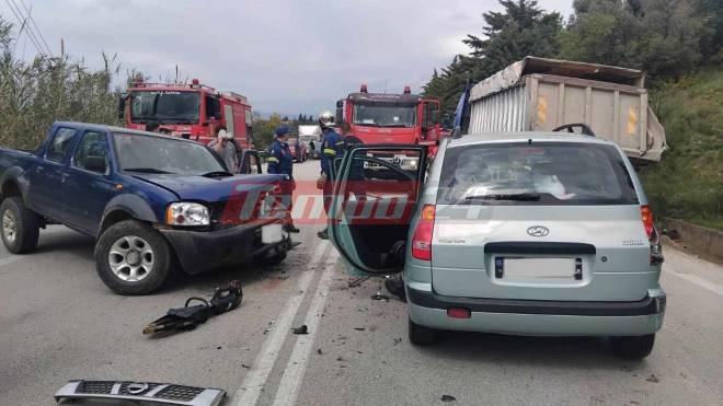 Σοβαρό τροχαίο με εγκλωβισμό τραυματιών στην Οβρυά - Συγκρούστηκαν φορτηγό, ΙΧ και αγροτικό (ΦΩΤΟ)