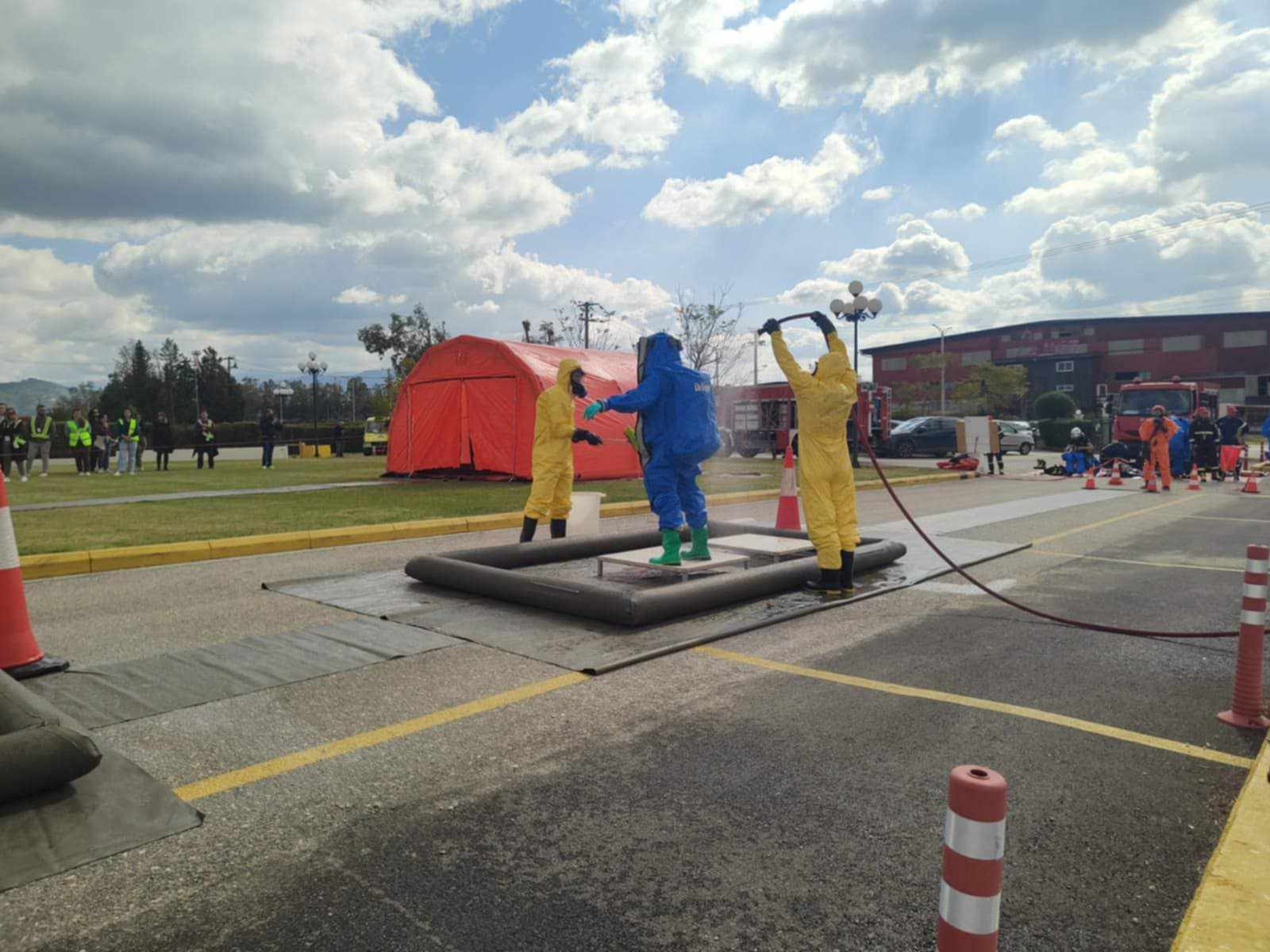 6η ΕΜΑΚ Πάτρας: Διαρροή και εργαζόμενος σε κίνδυνο στις εγκαταστάσεις φαρμακευτικής εταιρείας (ΦΩΤΟ)