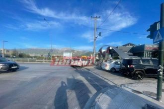 Νέο τροχαίο σήμερα Μεγάλο Σάββατο στην Πάτρα - Σε διασταύρωση - "καρμανιόλα" - ΦΩΤΟ