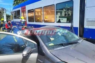 Πάτρα - Σύγκρουση ΙΧ με τρένο: Σταθερή η κατάσταση της υγείας της γιατρού - Τι δηλώνουν ο σύζυγος και η κόρη της (ΒΙΝΤΕΟ)