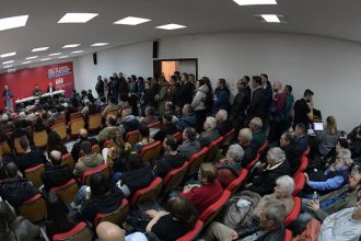 Κουτσούμπας: Ο λαός να βάλει τη σφραγίδα του στις εξελίξεις - Να βάλουμε εμπόδια στην πολιτική που γεννά Τέμπη