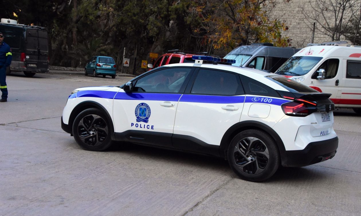 Αναζητείται 50χρονος από το Ξηρόμερο που κατηγορείται ότι χτύπησε και δάγκωσε τη σύντροφό του