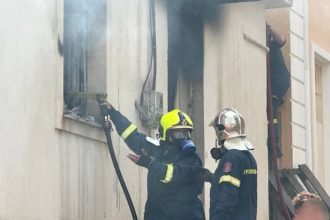 Φωτιά στην Κεφαλονιά: Συγκρατημένη αισιοδοξία από τη μητέρα και τη γιαγιά του 3χρονου που παραμένει στη ΜΕΘ του Ρίου