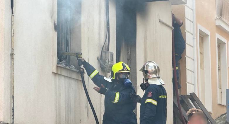 Φωτιά στην Κεφαλονιά: Συγκρατημένη αισιοδοξία από τη μητέρα και τη γιαγιά του 3χρονου που παραμένει στη ΜΕΘ του Ρίου
