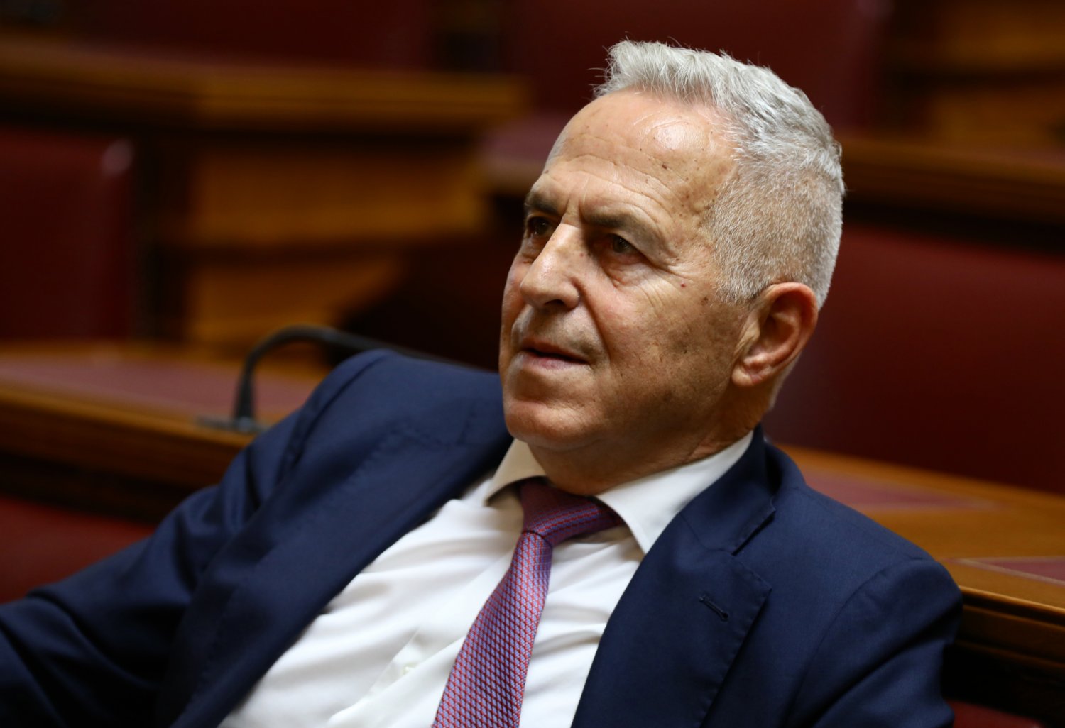 Πάει ΠΑΣΟΚ o ναύαρχος Αποστολάκης(;)