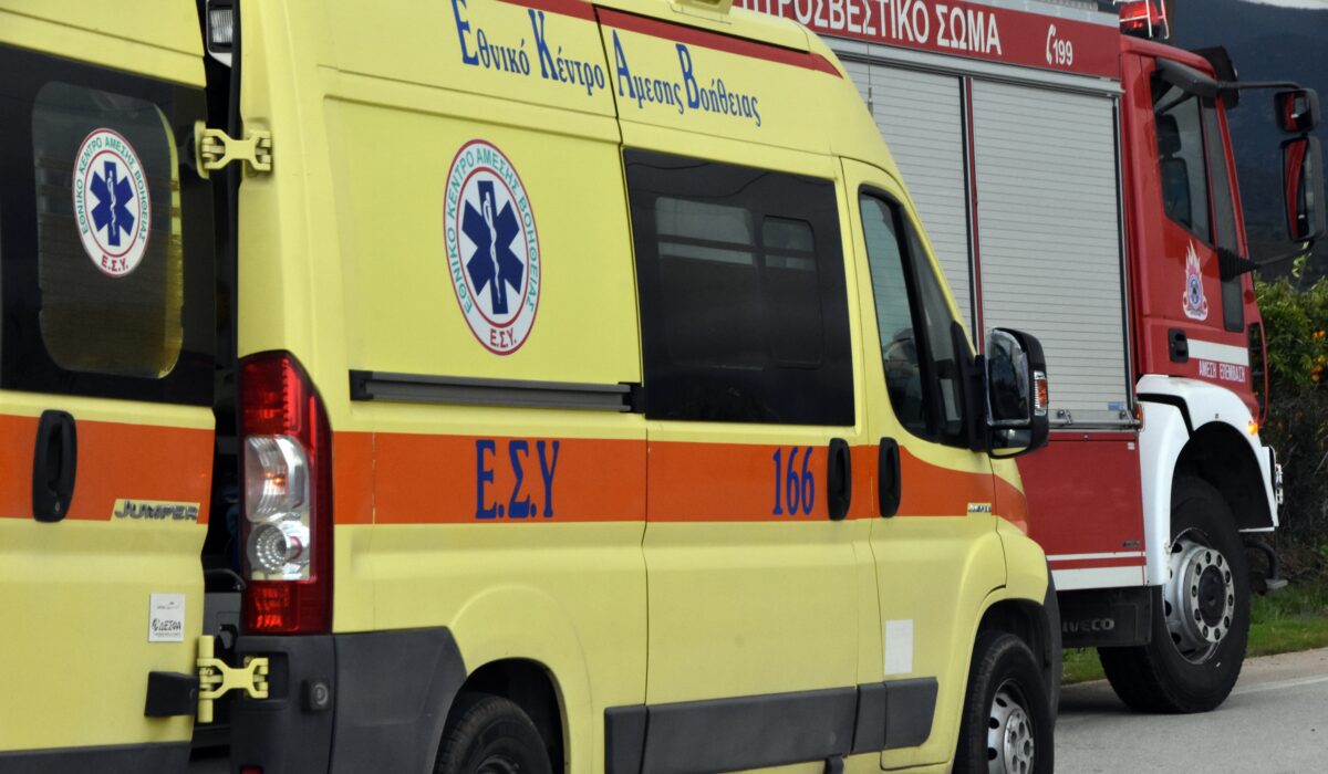 Νεκρός 80χρονος από το τροχαίο στην Κόρινθο - Τραυματίες η σύζυγος και το ανήλικο εγγονάκι τους