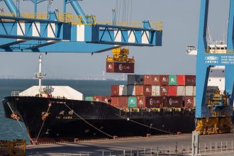 Δασμοί Τραμπ: Πόσο θα κοστίσουν στην τσέπη του μέσου Έλληνα