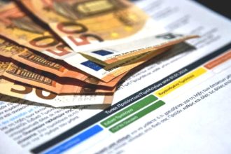 Τιμή ρεύματος: «Ανάσα» για τους καταναλωτές τον Απρίλιο