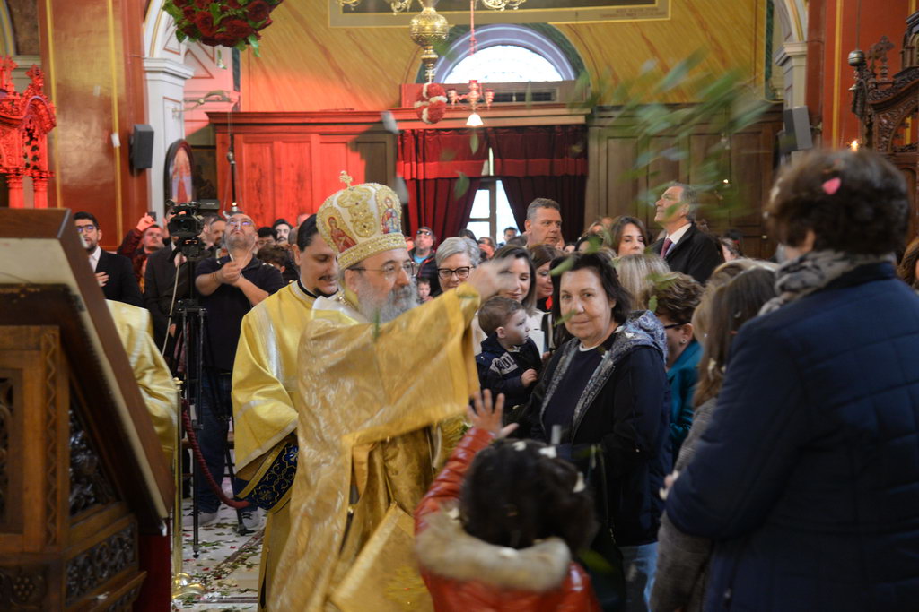 Η Ακολουθία του Επιταφίου και η Πρώτη Ανάσταση στην Πάτρα - ΦΩΤΟ