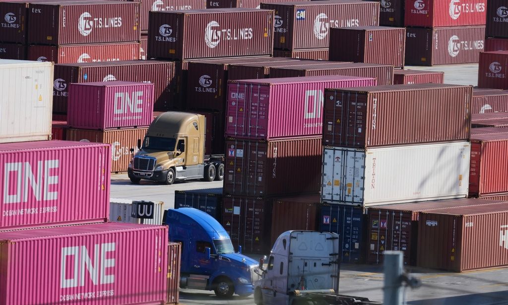 Δασμοί Τραμπ: Σε ισχύ το +10% για μεγάλο μέρος των εισαγωγών