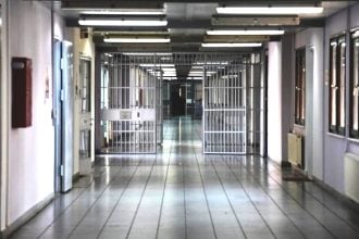 Πάτρα: 30χρονος κρατούμενος των φυλακών Αγίου Στεφάνου πιάστηκε με 8 μαχαίρια!