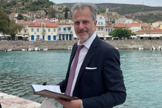 Τον δημοσιογράφο Γιάννη Παπαδόπουλο προτείνει για πρόεδρο της ΕΡΤ ο Παύλος Μαρινάκης