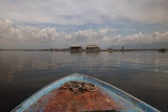 Αγωνία για τον αγνούμενο ψαρά στο Μεσολόγγι: «Μακάρι η σορός στην Κυλλήνη να είναι του πατέρα μου»