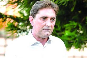 Κώστας Καρπέτας: Βρισκόταν σε κατάσταση απόλυτης εξάντλησης έπειτα από συνεχόμενη εφημερία 36 ωρών, δηλώνει ο δικηγόρος της Βιβής Λουκοπούλου