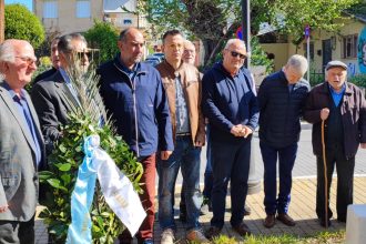 Αντιπροσωπεία του ΣΥΡΙΖΑ κατέθεσε στεφάνι στο μνημείο του Μπελογιάννη, στην Πάτρα