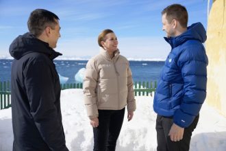 Οι ΗΠΑ δεν θα πάρουν τον έλεγχο της Γροιλανδίας, επαναλαμβάνει η πρωθυπουργός της Δανίας