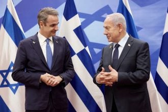 Πυρ ομαδόν από την αντιπολίτευση για τη συνάντηση Μητσοτάκη - Νετανιάχου