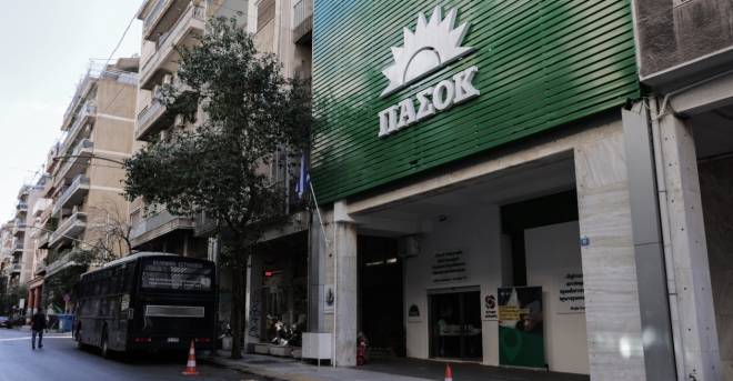 ΠΑΣΟΚ: Ο υπουργός Οικονομίας πανηγυρίζει κάνοντας επιλεκτική ανάγνωση της έκθεσης του ΔΝΤ