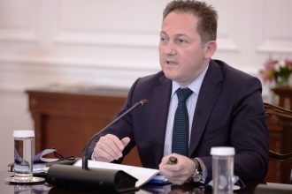 Πέτσας: Πρέπει να παραιτηθούν τα μέλη του ΕΟΔΑΣΑΑΜ που ήταν υπεύθυνα για το πόρισμα