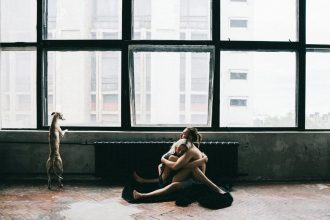 Δουλειά και έρωτες: Τι ρόλο παίζει το επάγγελμα στις σχέσεις μας;